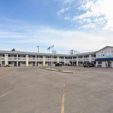 Motel Bo-Camrose, Ab Exterior photo