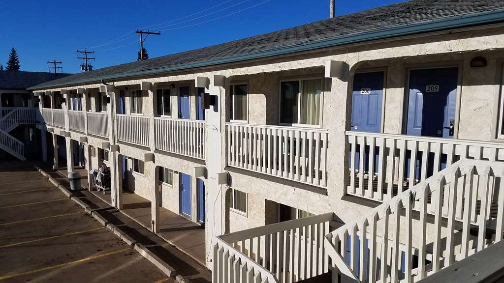 Motel Bo-Camrose, Ab Exterior photo